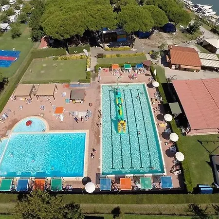 Italian Holidays Mobile House In Ameglia